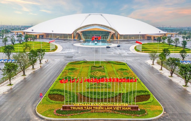 Trien Lam Thanh Tuu Dat Nuoc
